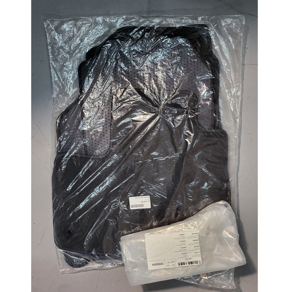 New GM 26527947‎ Traverse Acadia CFM Black Floor Mats Set Trunk Kit